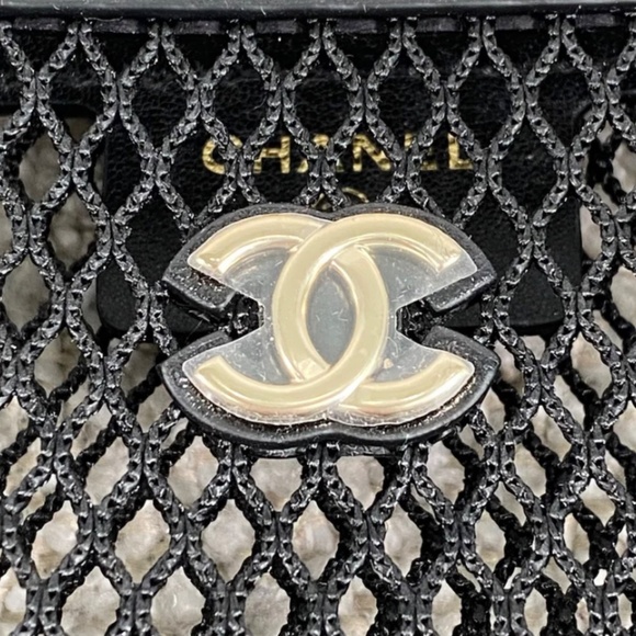 Authentic Chanel Mesh, Shiny Lambskin & Gold-Tone Metal Black Clutch On Chain - Picture 2 of 11